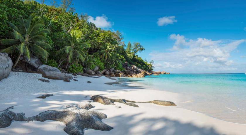 Anse Kerlan Resort | 1000 m² Resort ∙ 3 bedrooms ∙ 127 guests