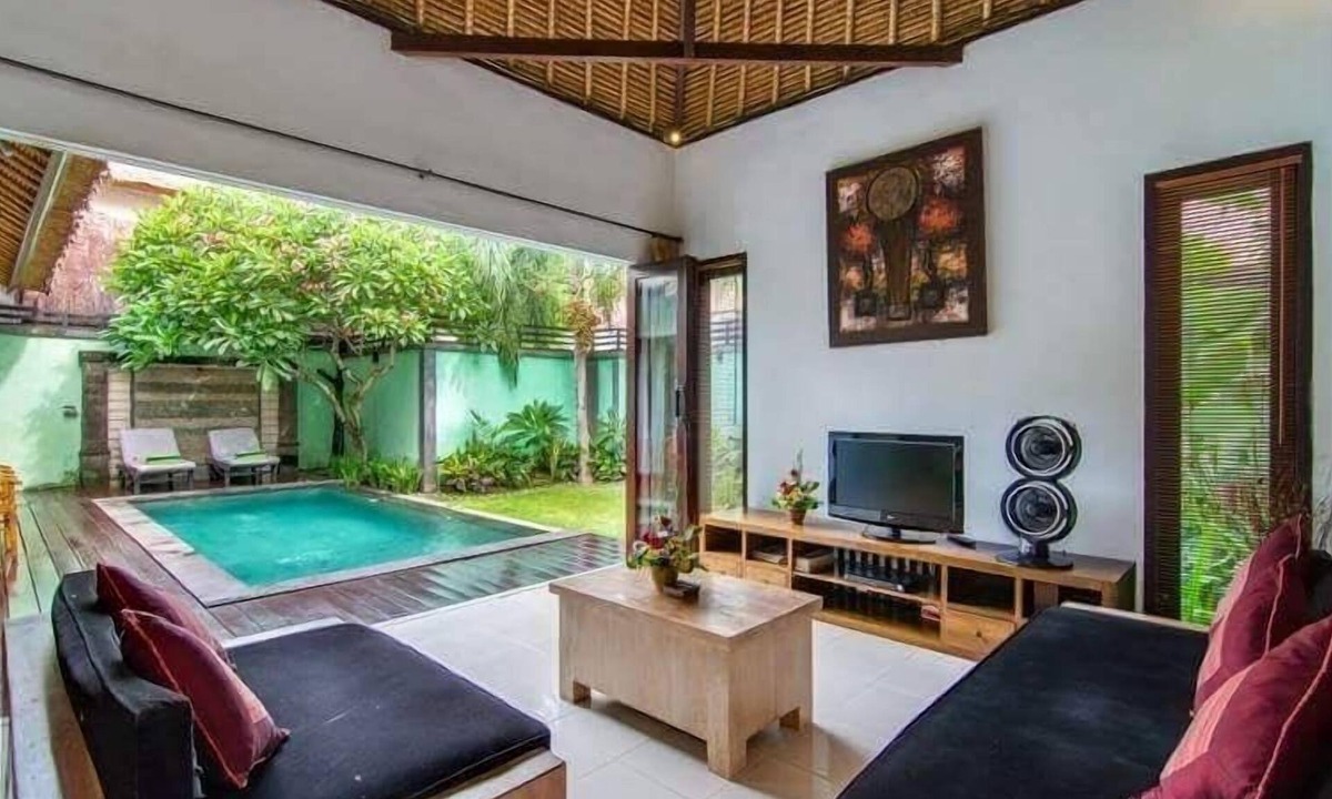 Dyanapura Villa | 2 Bedroom Private Pool Villa, Walk to shops, beach, daily staff service