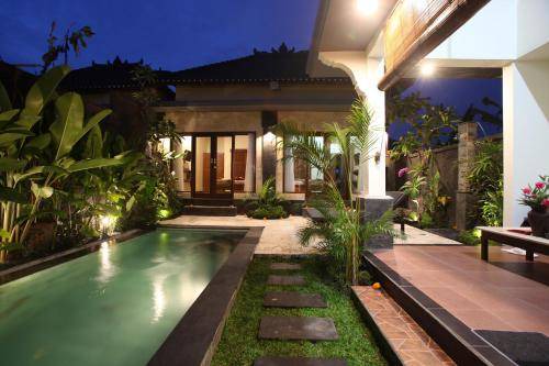Penestanan Bed & Breakfast | 240 m² Bed and breakfast ∙ 2 bedrooms ∙ 5 guests