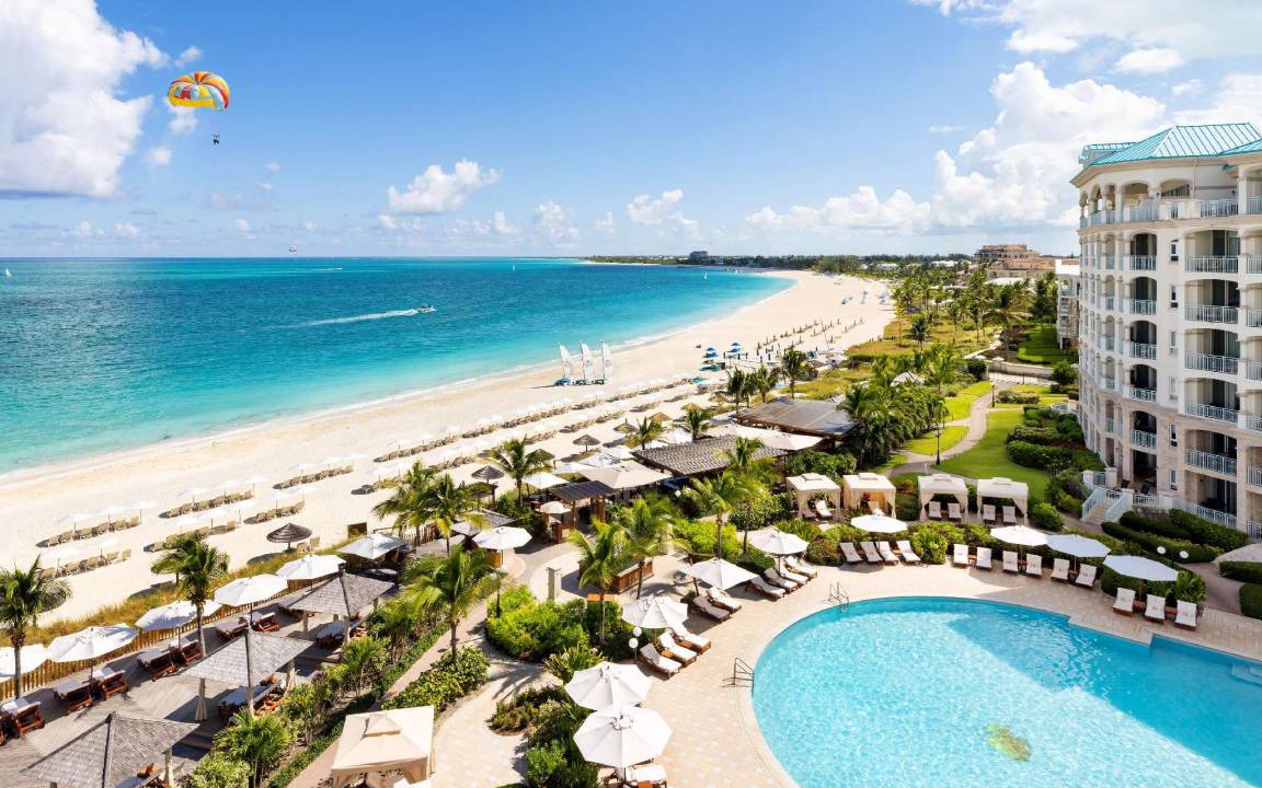 Grace Bay Resort | 302 m² Resort ∙ 2 bedrooms ∙ 127 guests