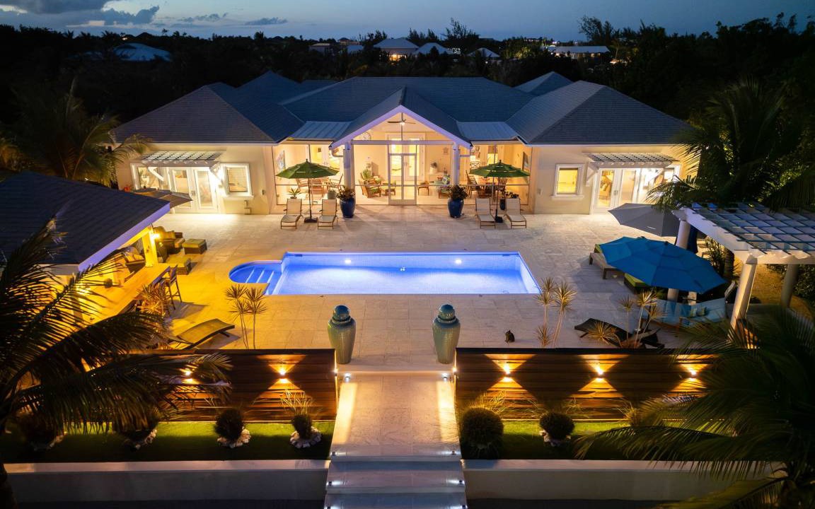 Leeward Settlement House | 344 m² House ∙ 4 bedrooms ∙ 8 guests