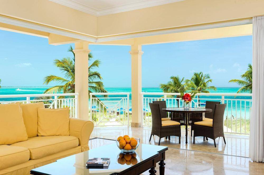 The Bight Resort | 385 m² Resort ∙ 127 guests