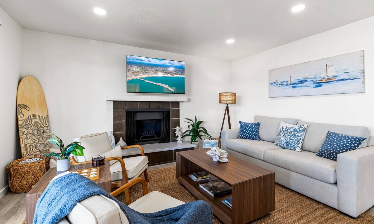 Eastside Santa Cruz Condo | 3980 Harbor Bell - Stunning Condo with Harbor View