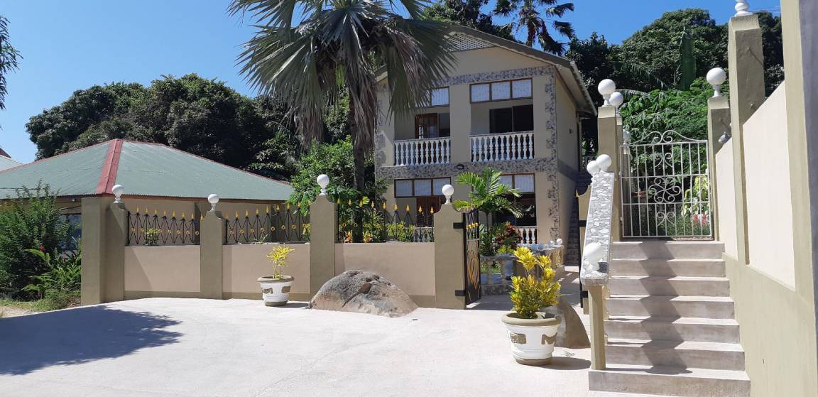 Baie Ste Anne House | 56 m² House ∙ 3 guests