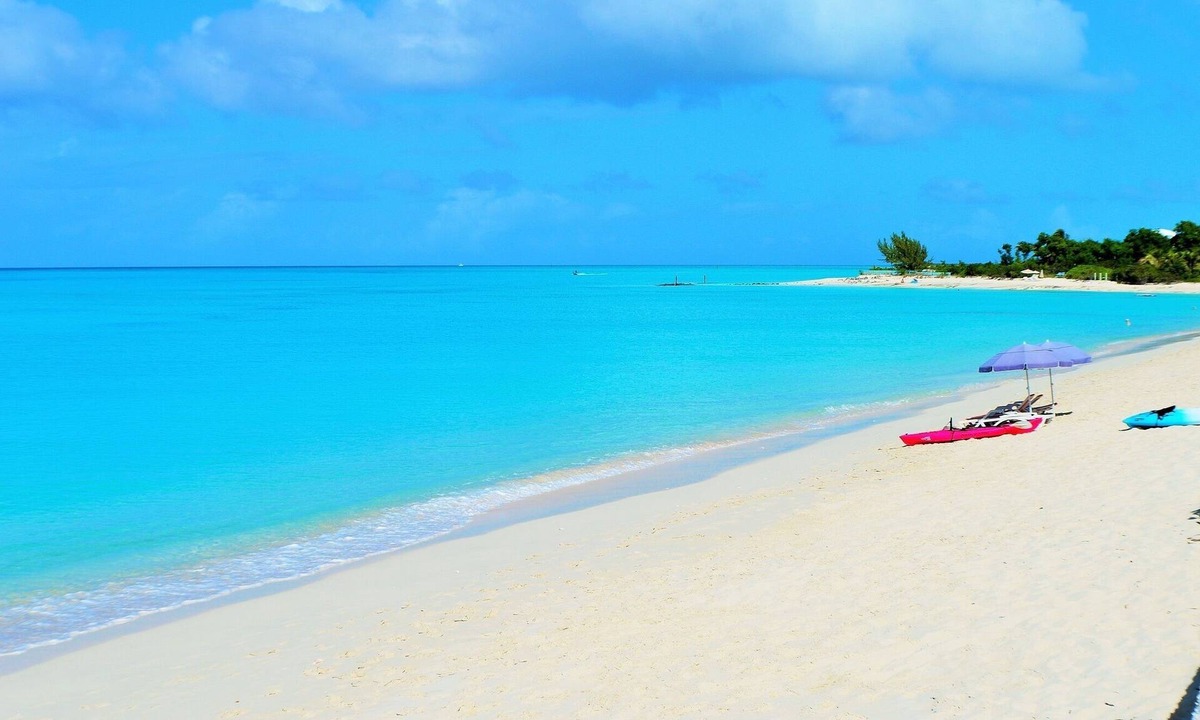 Leeward Settlement Villa | A Designer Villa Near Grace Bay Beach - Waterslide, Large Pool, Gated