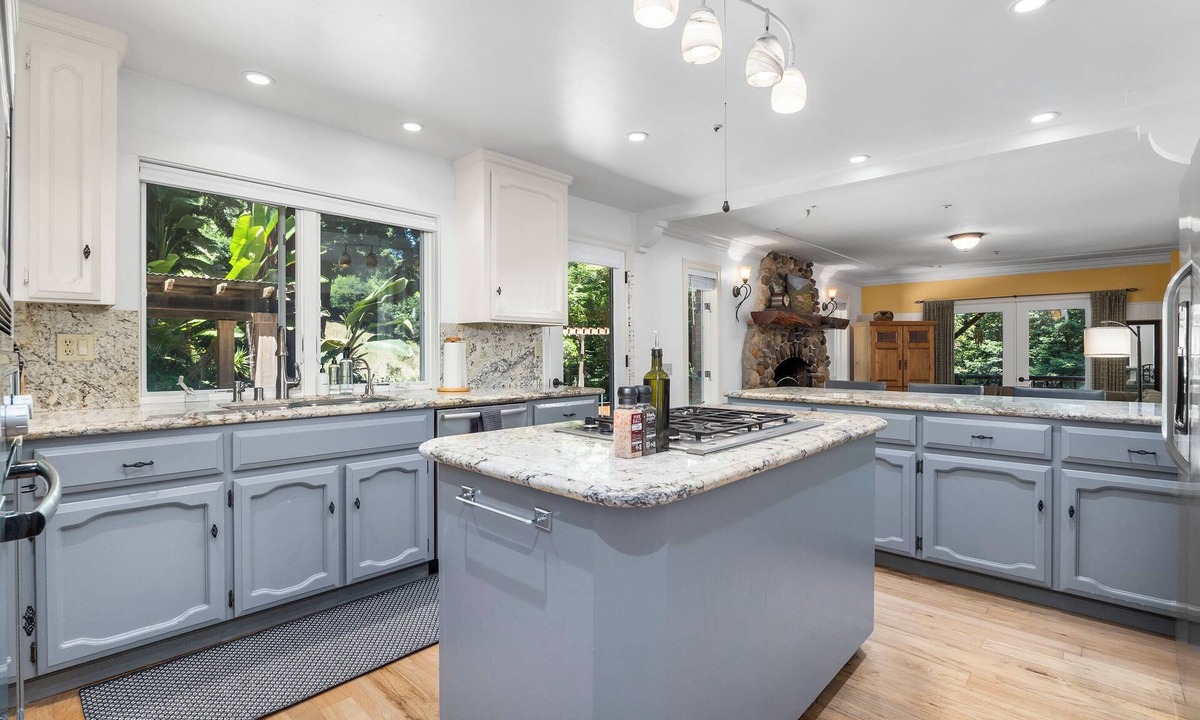 Aptos House | Aptos Oasis with hot tub!