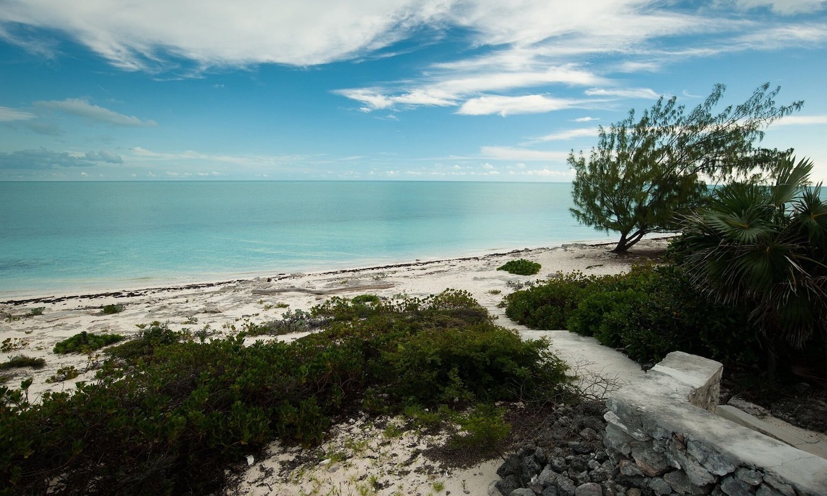 Long Bay Hills Villa | Awe-Inspiring Beachfront Villas & Breathtaking Views On Long Bay Beach