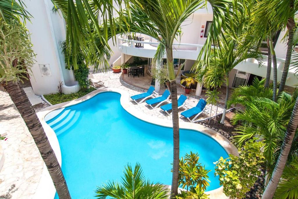 Downtown Apartment | Blue Palms Suites, Pool Onsite, Steps to the Beach & 5th Ave