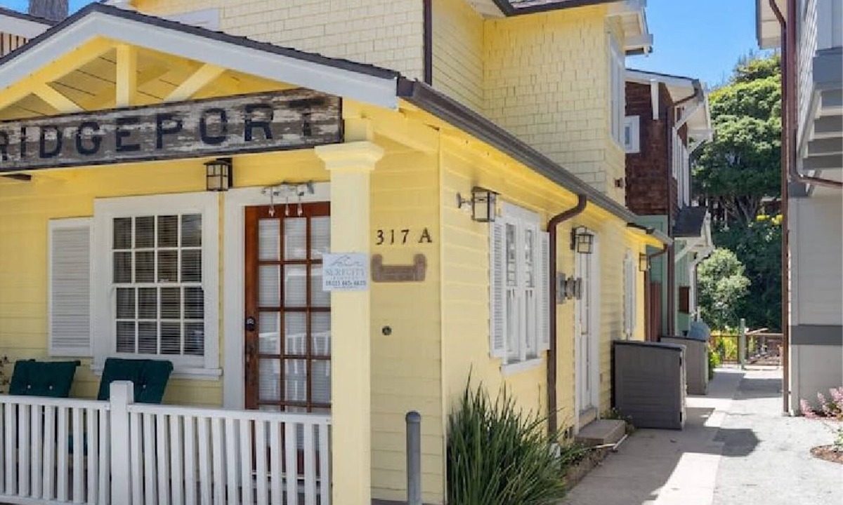 Capitola House | Bridgeport Bungalow on the River