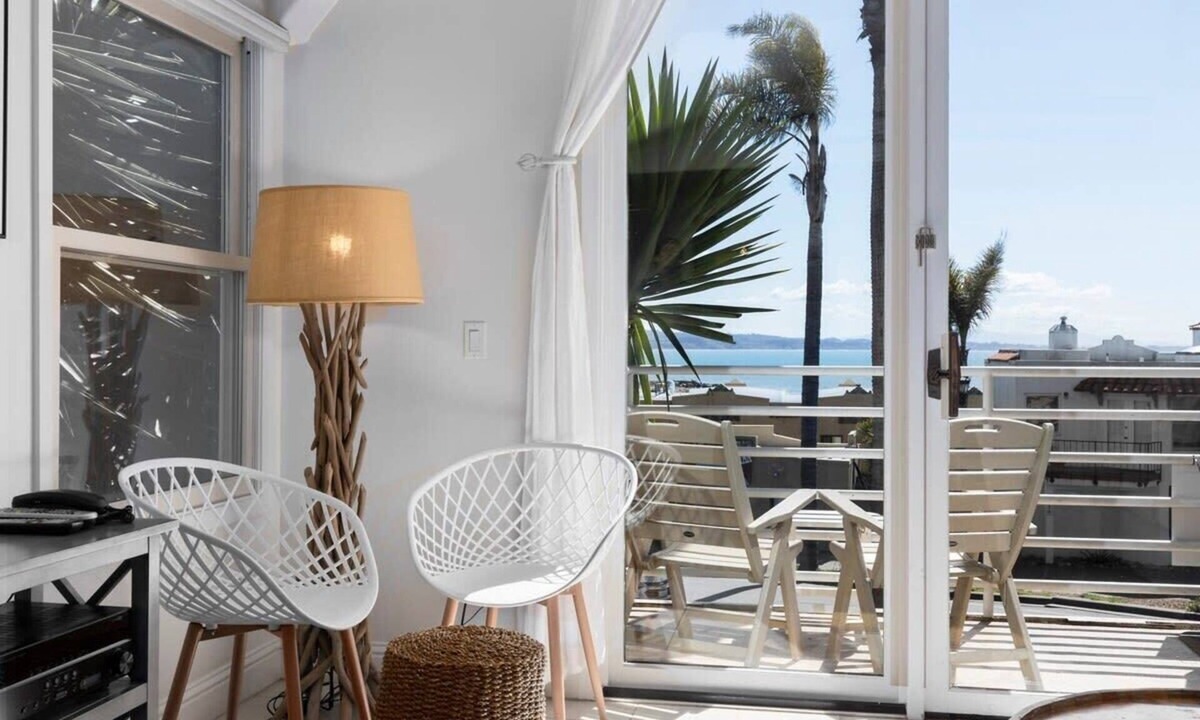 Capitola House | Capitola Dreamin' with an oceanview