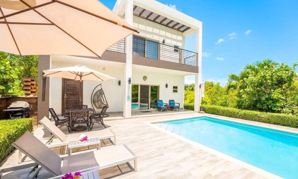 Long Bay Villa | Caribbean Villa with Pool and Beach Access