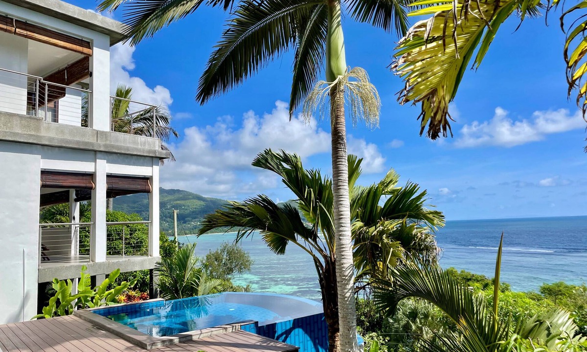 Mahe Island Apartment | Chalets Bougainville nUpper floor Apartment with Ocean View