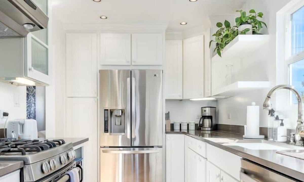 Eastside Santa Cruz House | Charming 2 Bedroom Home - 5 min from beach!