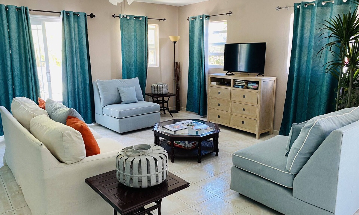 Leeward Settlement Cottage | Charming Cottage