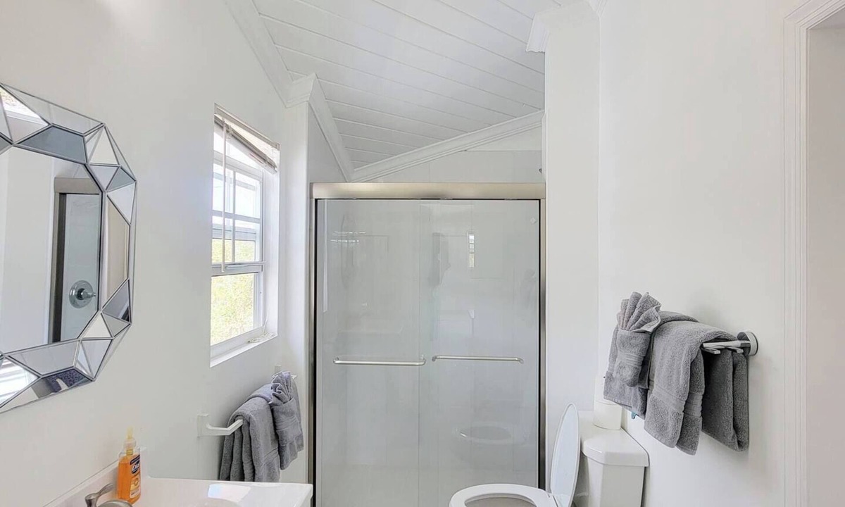 Ocean Point Cottage | Charming Waterfront cottage in peaceful with WiFi, AC