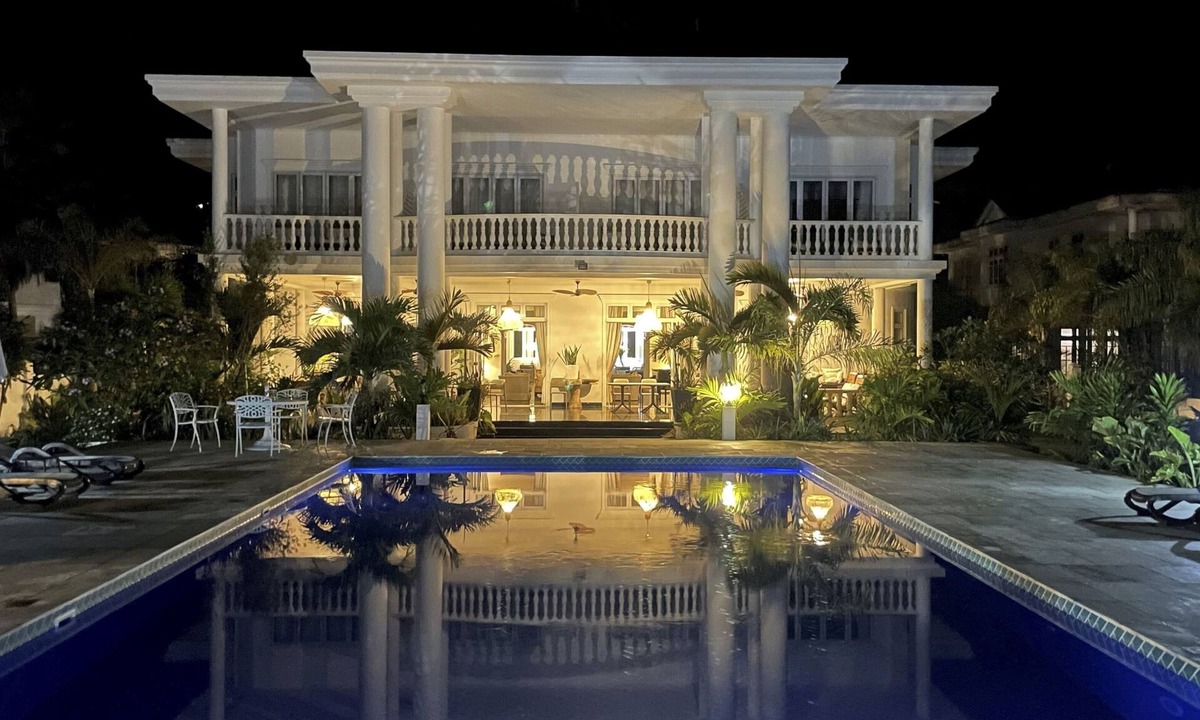 Beau Vallon House | Chateau Elysium