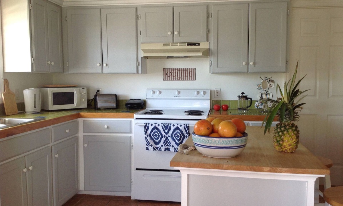 Discovery Bay Cottage | Cozy cottage on the canal!