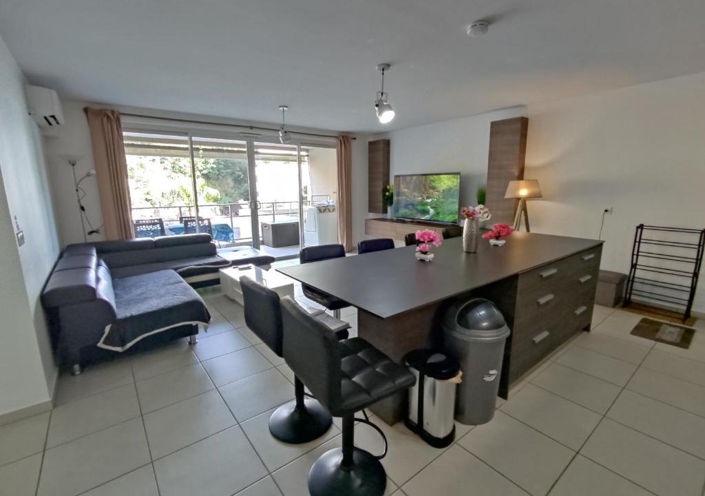 Faaa Apartment | Elégant F3 à la Villa Stencer, Papeete, calme climatisé et spacieux