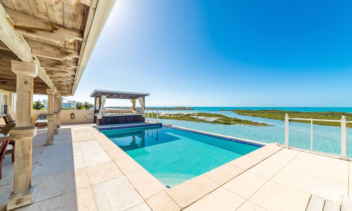 Ocean Point Villa | Endless Ocean Views, Amazing sunsets, pool,kayaks, pool table and games!