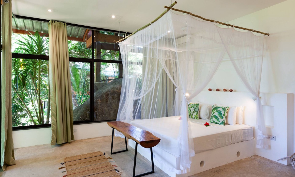 Praslin Island Apartment | Free Wifi + Outdoor shower at La Pointe Beach Huts