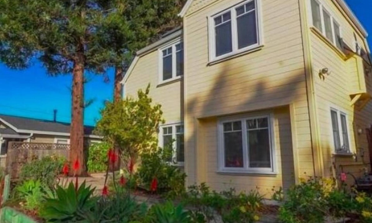 Seabright House | Great location Close to Ocean on a quiet one way street leads to Seabright Beach