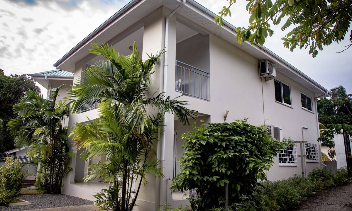 Beau Vallon Apartment | Ground Floor large Family size mordern appartment in Beau Vallon area