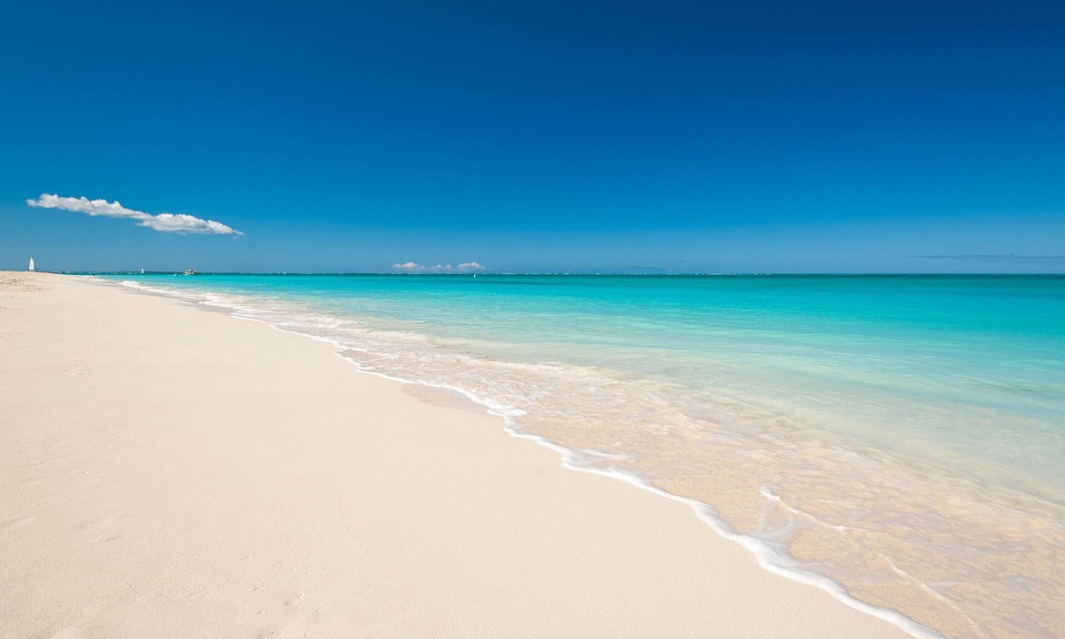 Grace Bay Condo | Island Club Turks