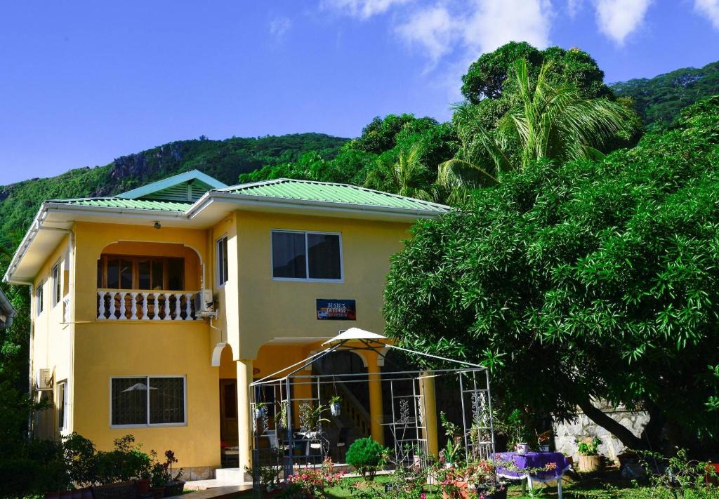 Mare Anglaise Apartment | Josies Cottage