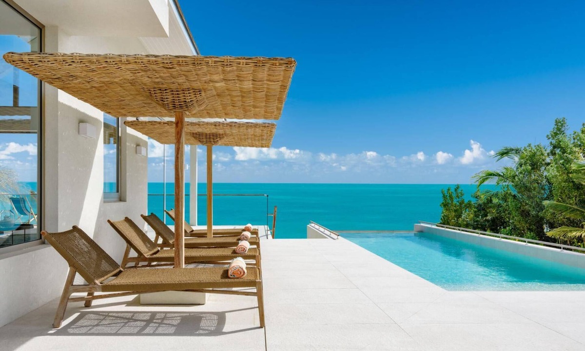 Ocean Point Villa | La Mer Villa West, Luxury Oceanfront on Sapodilla Bay