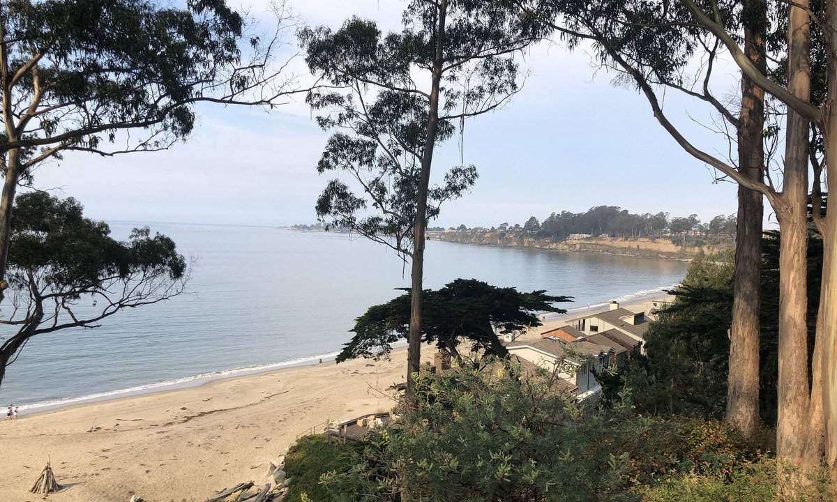 Aptos Apartment | Live, Work & Play by the Beach.