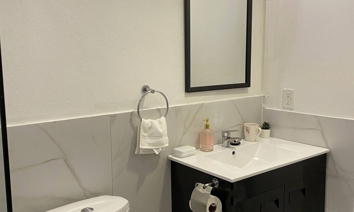 Venetian Road Settlement Apartment | Lovely Studio in Venetian Road