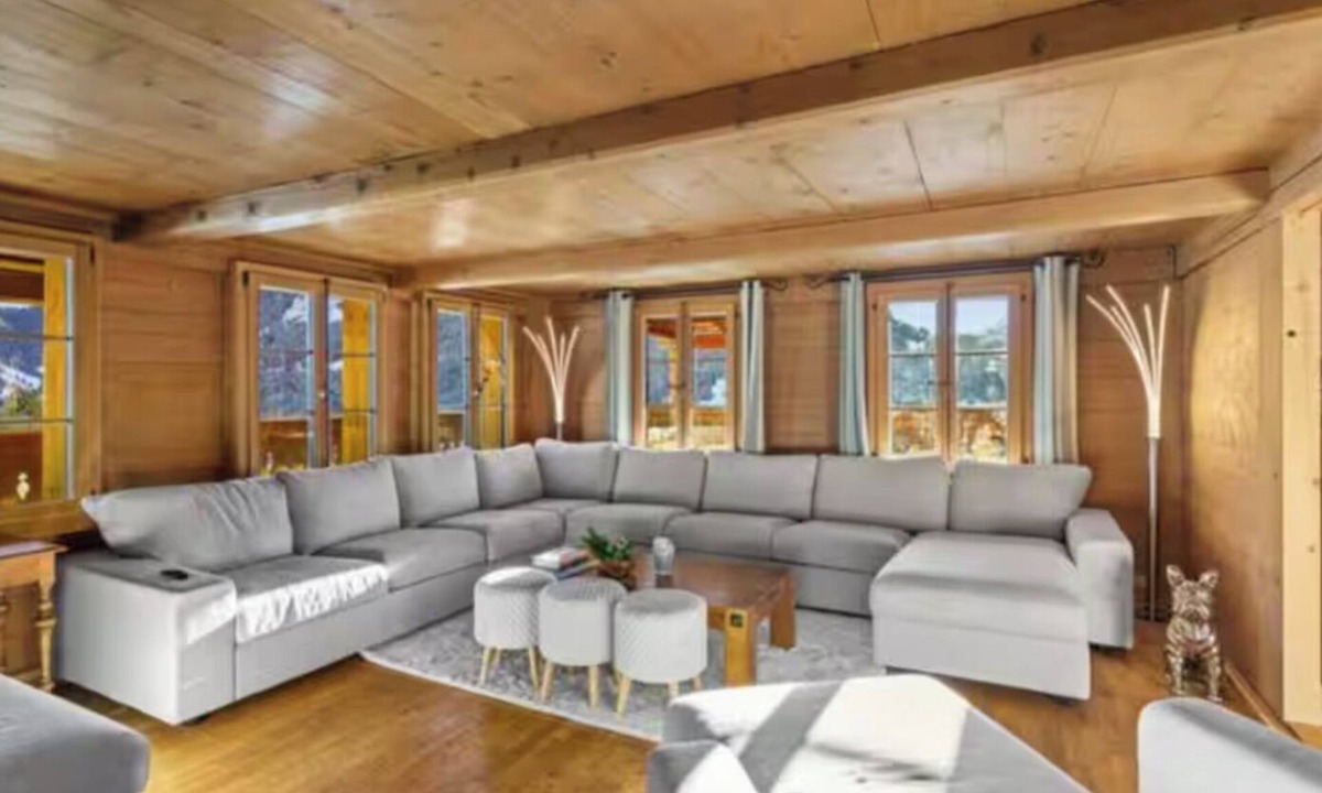 Zig Zag Ward Ski Chalet | Lux Heidi Chalet with Panoramic Views near Gstaad