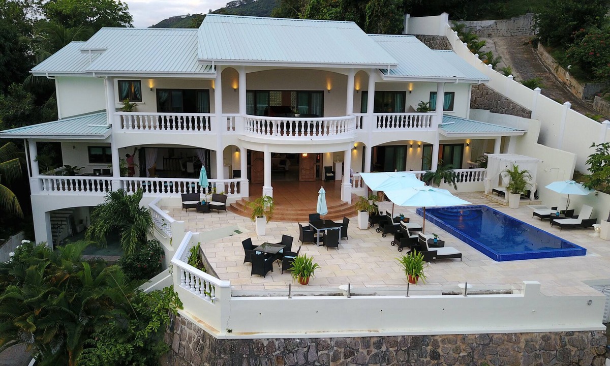 Glacis Villa | Luxury 5 Bedroom Villa