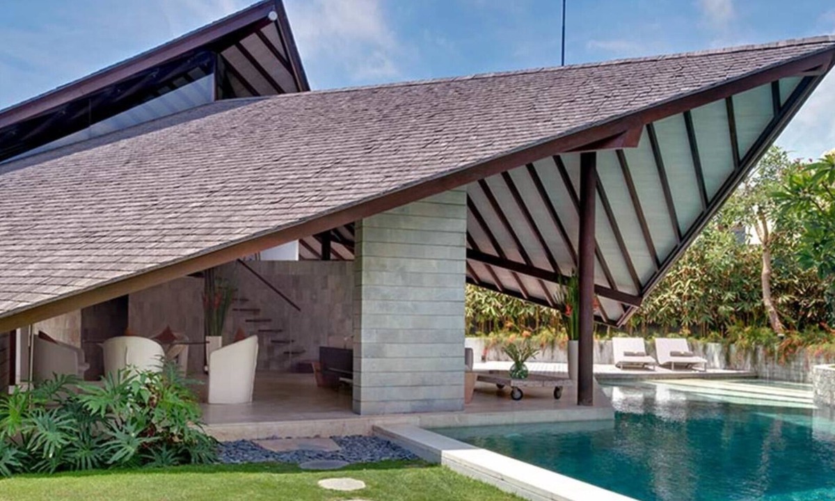 Seminyak Villa | Luxury living by the sea awaits at Bali Villa 1084