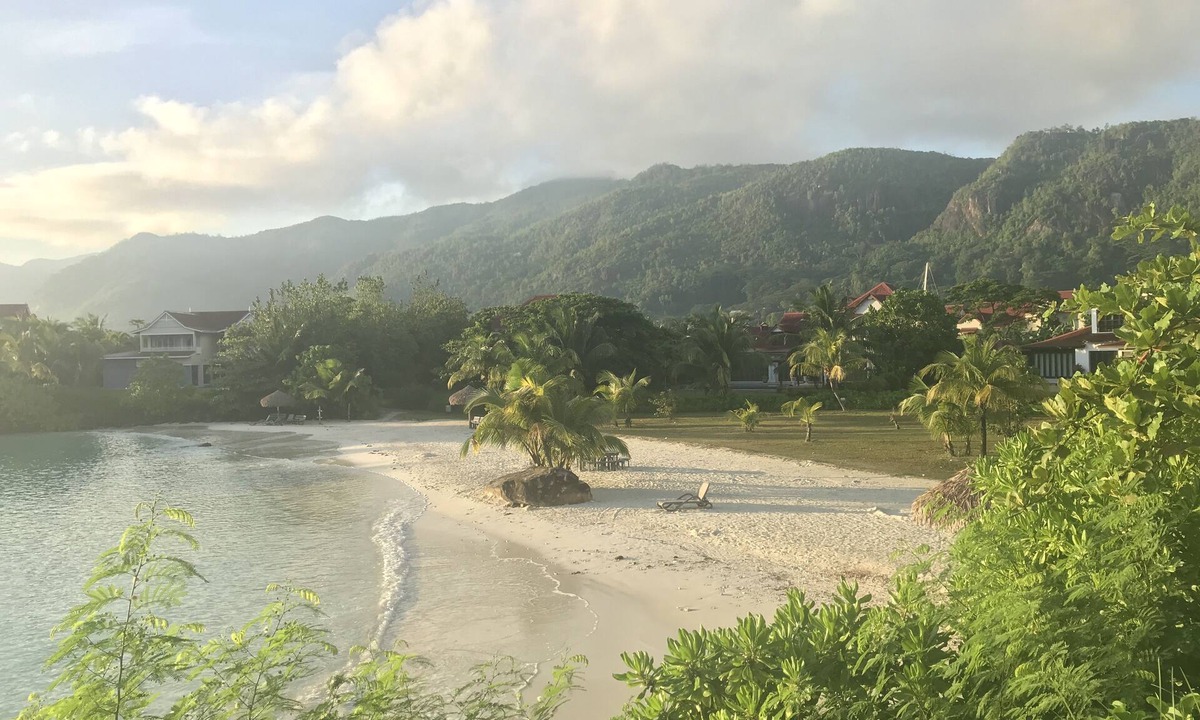 Eden Island Apartment | Luxury Two Bedroom Apartment on Exclusive Eden Island.