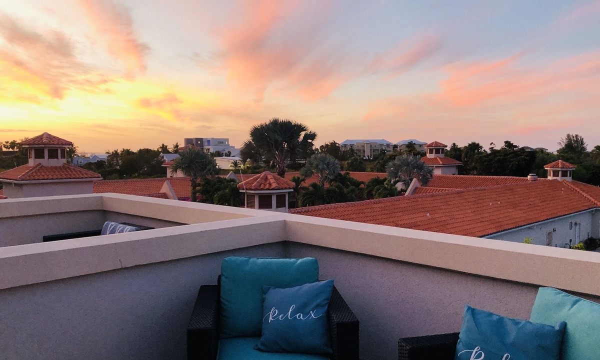 The Bight Condo | Ocean-view Dragonfly Vista condo with a huge deck, 2 pools, hot tub, sleeps 4