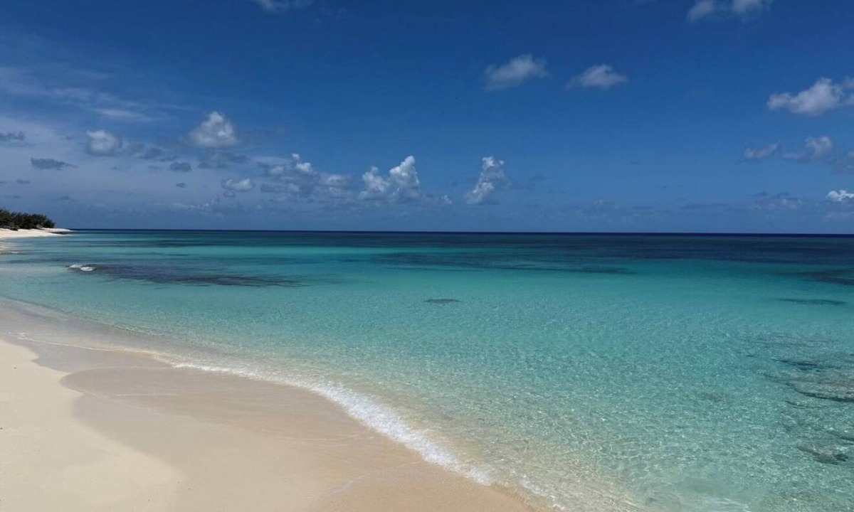 Cockburn Town Apartment | Ocean View W/Golf Cart-Balcony Studio-Grand Turk
