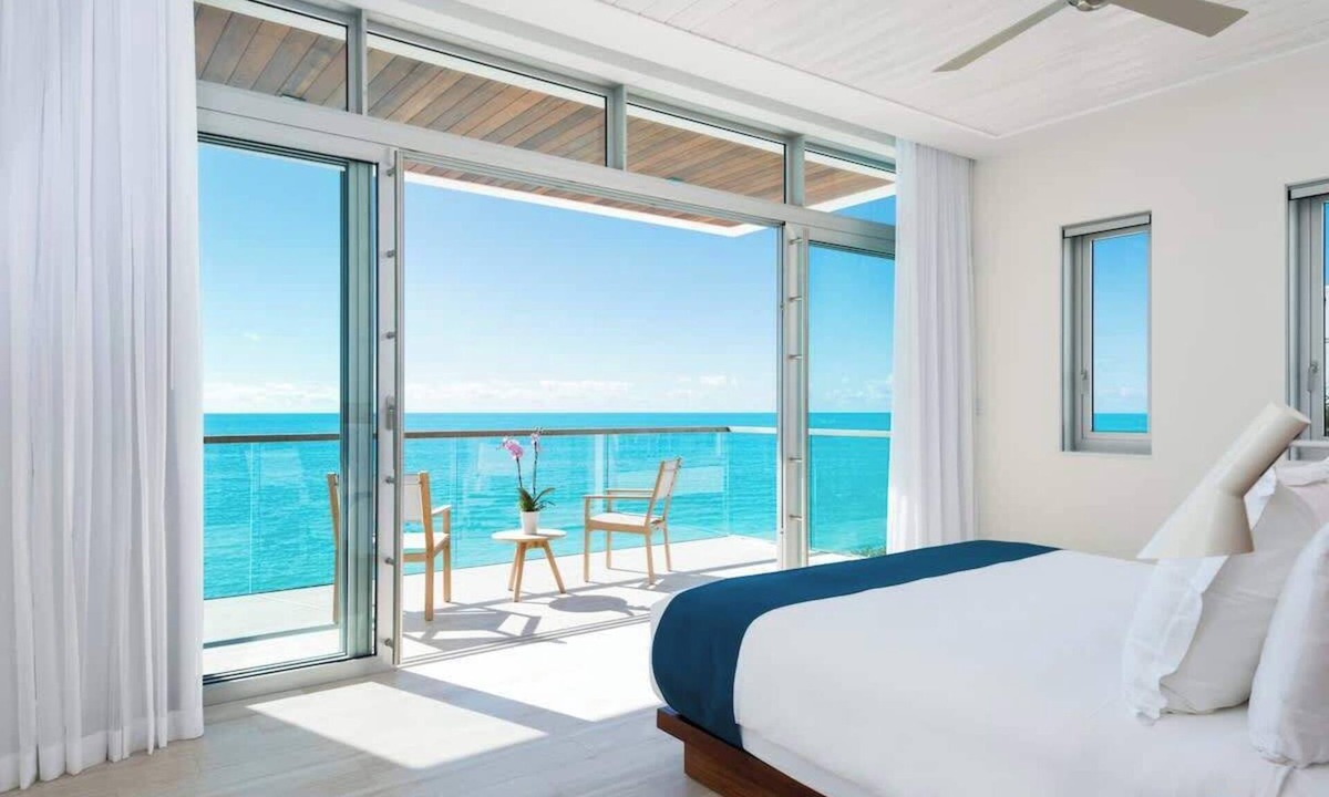 Providenciales Villa | Oceanfront Luxury Villa | Infinity & Plunge Pools