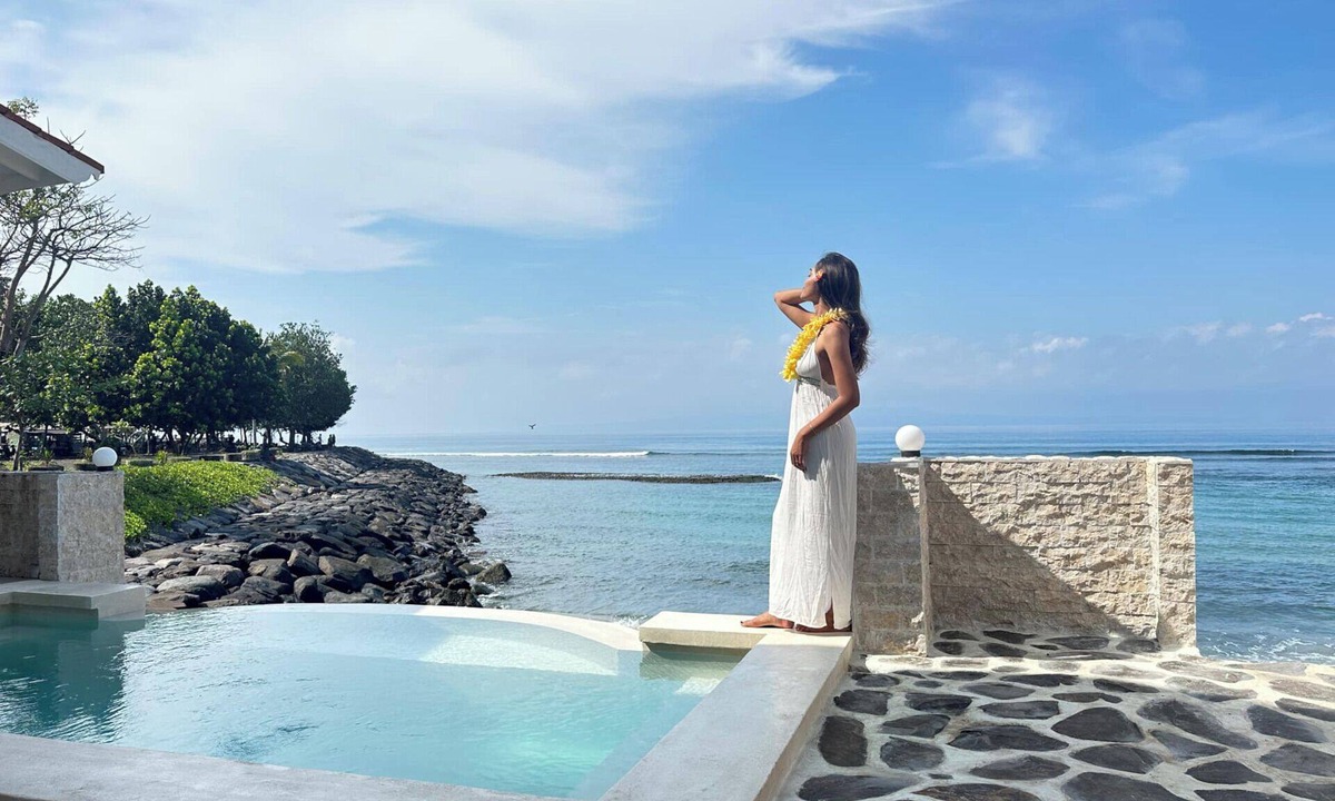 Candi Dasa Villa | Oceanfront | Infinity Pool | Luxury 3 BDRM