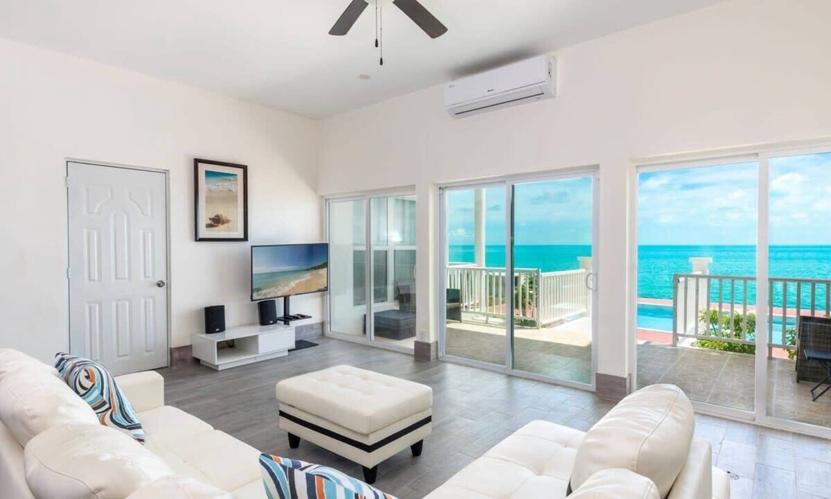 Venetian Road Settlement Villa | Oceanfront Villa with pool,WIFI & equipped kitchen