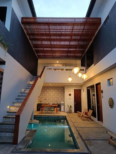 Ketewel Hotel | Padinis Villa & Coffee