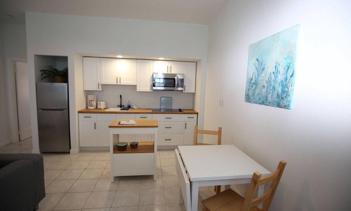 Cockburn Town Apartment | Palmeira - Coral Suite - Quiet Retreat - Bicycles Included