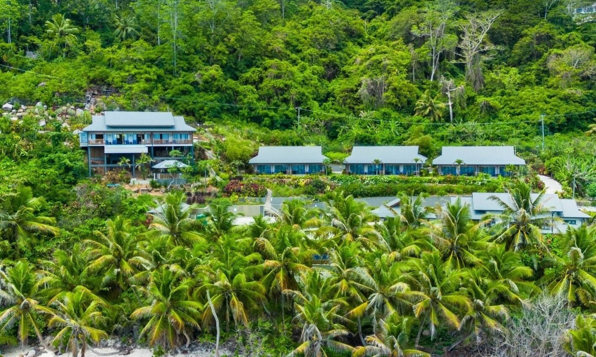 Anse Royale Ski Chalet | Paradise Chalets Yoga & Wellness