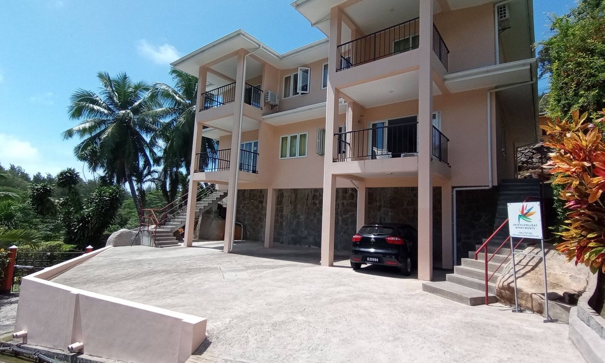 Anse aux Pins Apartment | Peace in Paradise with mountain views and 5 minutes walk to the beach