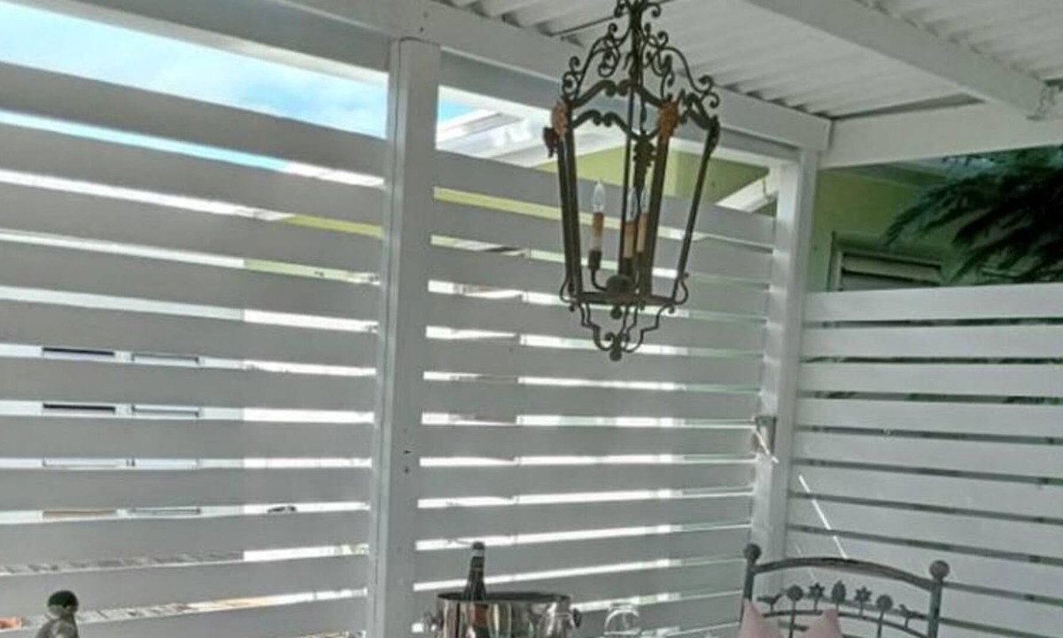 Long Bay Hills Cottage | Pineapple Cottage - Caribbean Romantic vibes