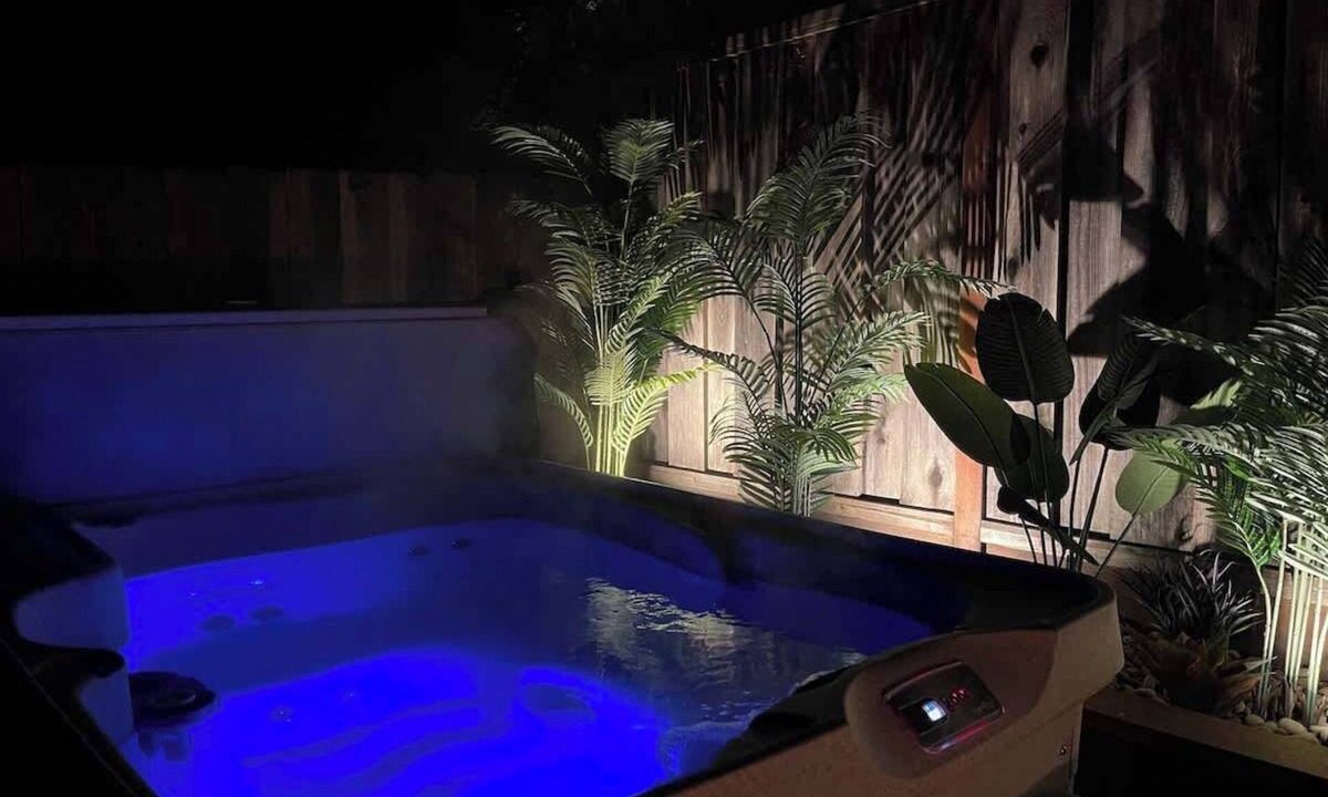 Felton House | Redwood Grove (Relaxing Hot Tub+PS5+Redwood Park)