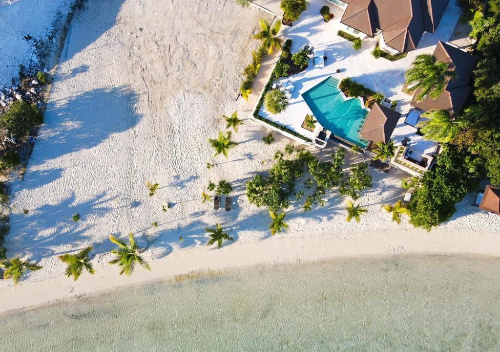 Leeward Settlement Villa | Shoreline Beach Villa