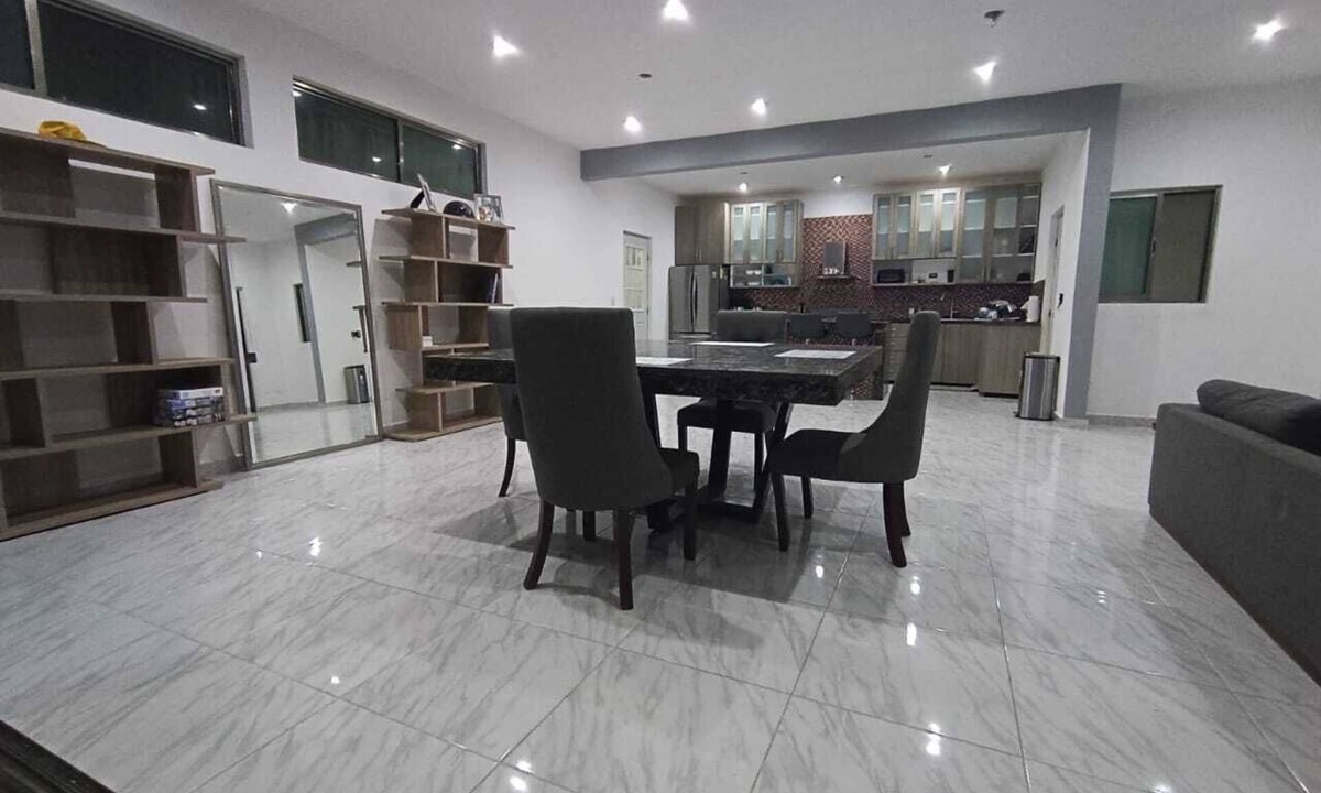 Alfredo V. Bonfil House | Spacious 4-bedroom house with 2 pools, AC in enchanting Cancún