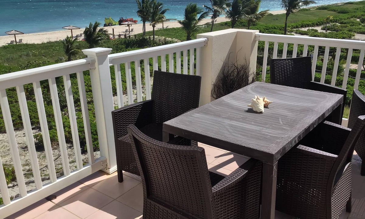 Wheeland Settlement Condo | Spectacular 3 Bedroom Beachfront Condo