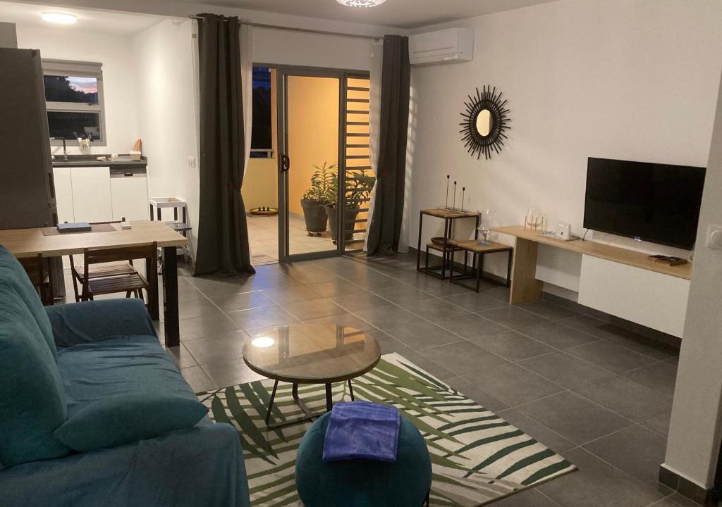 Pa'ofa'i Apartment | Standing Residence Kumuhei